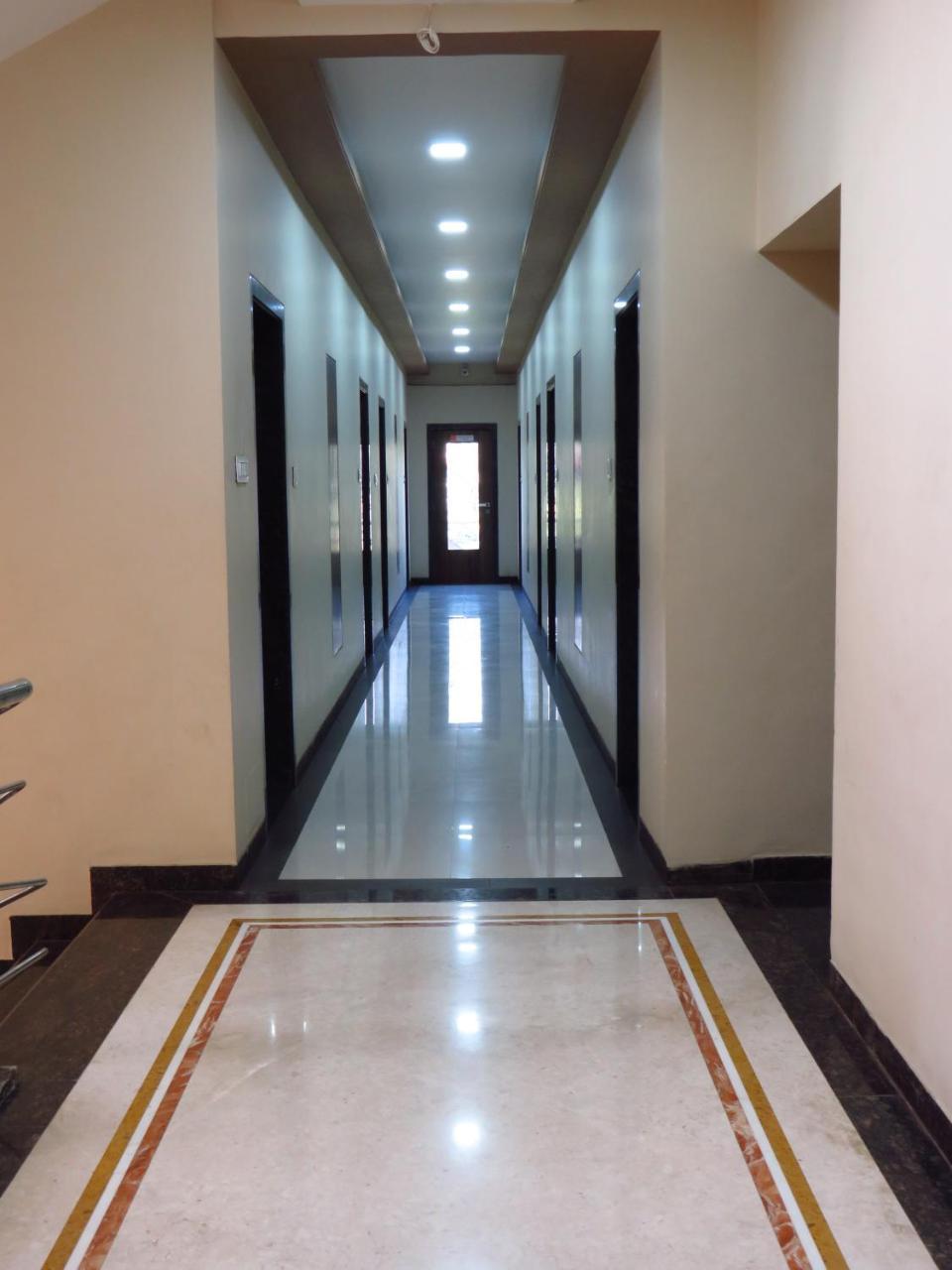 City Palace Resort Лонавла Екстер'єр фото