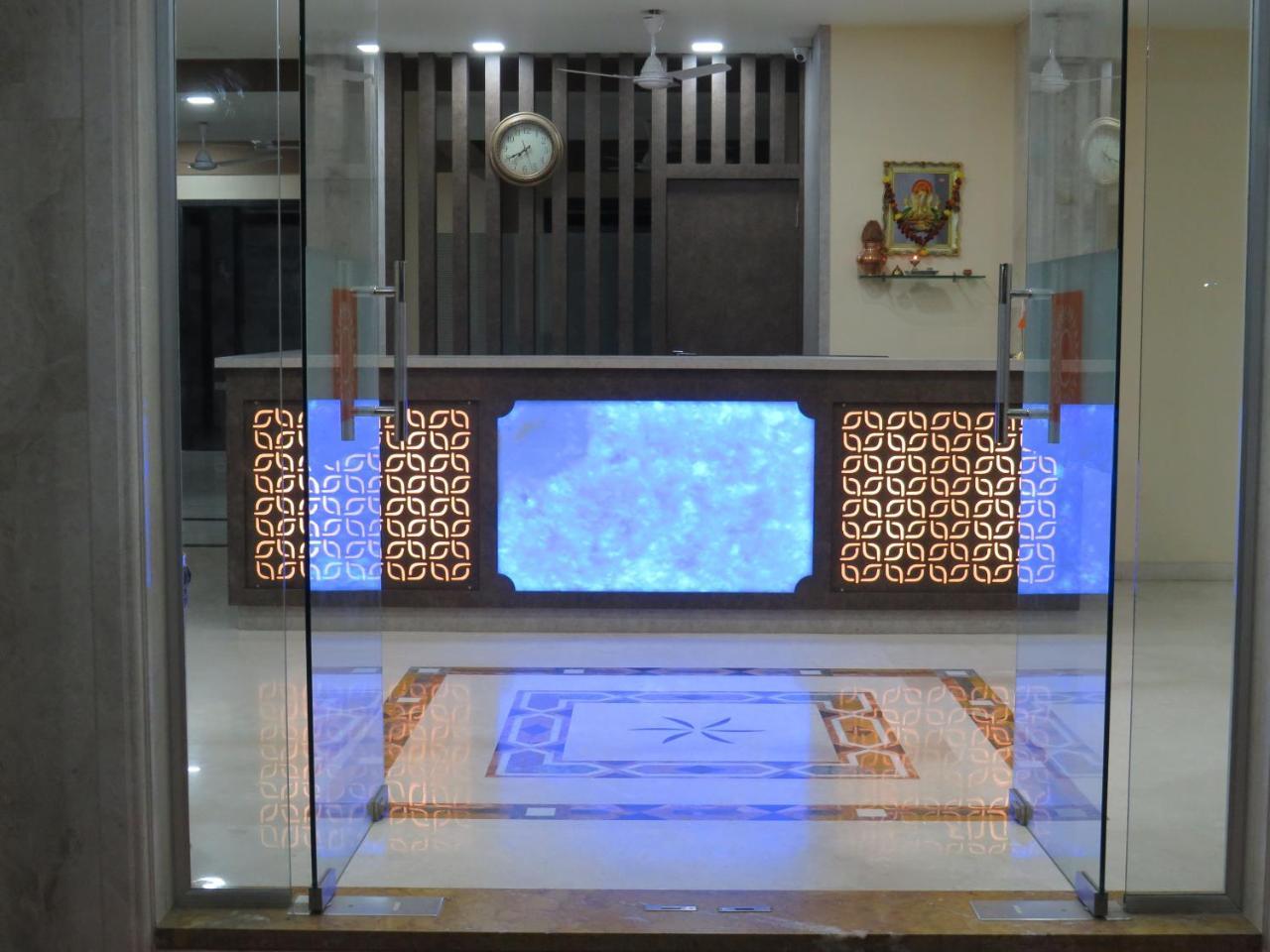 City Palace Resort Лонавла Екстер'єр фото