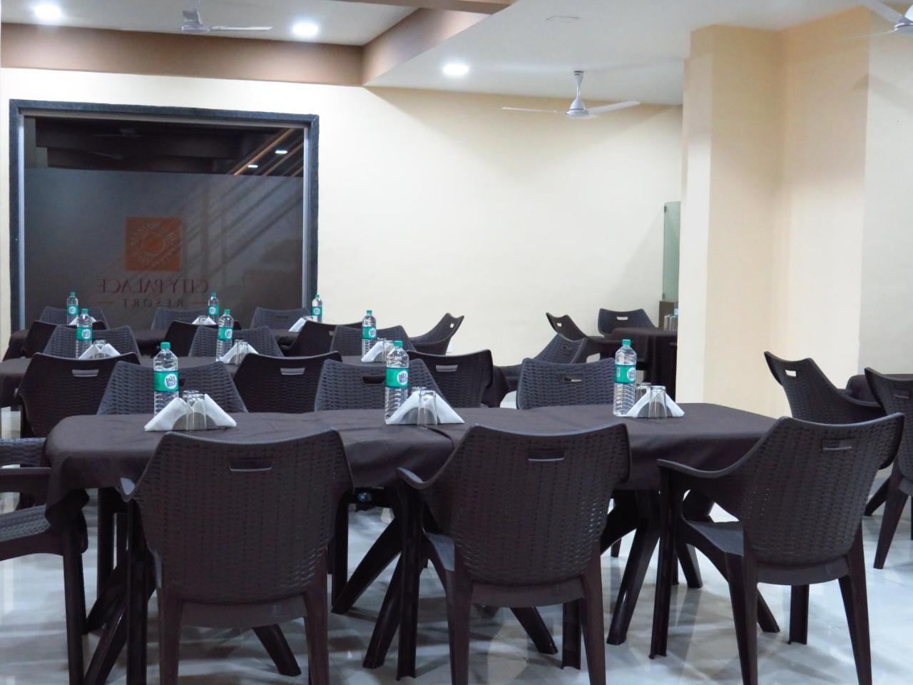 City Palace Resort Лонавла Екстер'єр фото