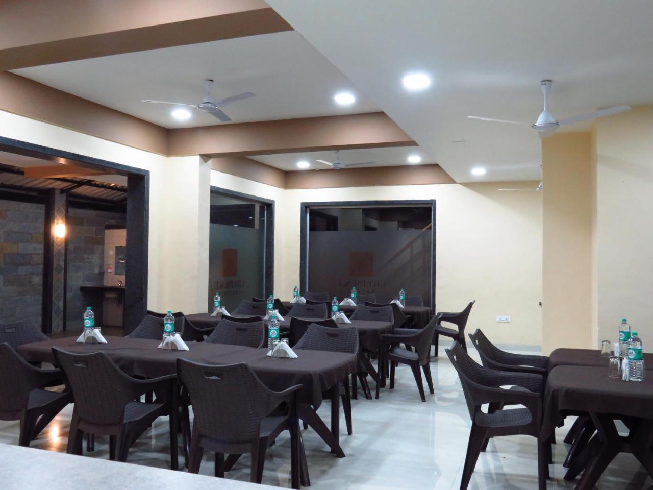 City Palace Resort Лонавла Екстер'єр фото