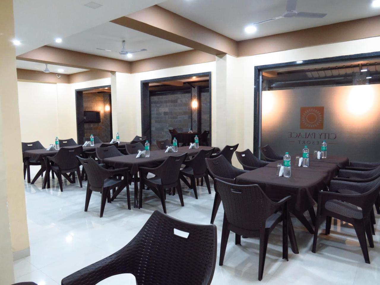 City Palace Resort Лонавла Екстер'єр фото