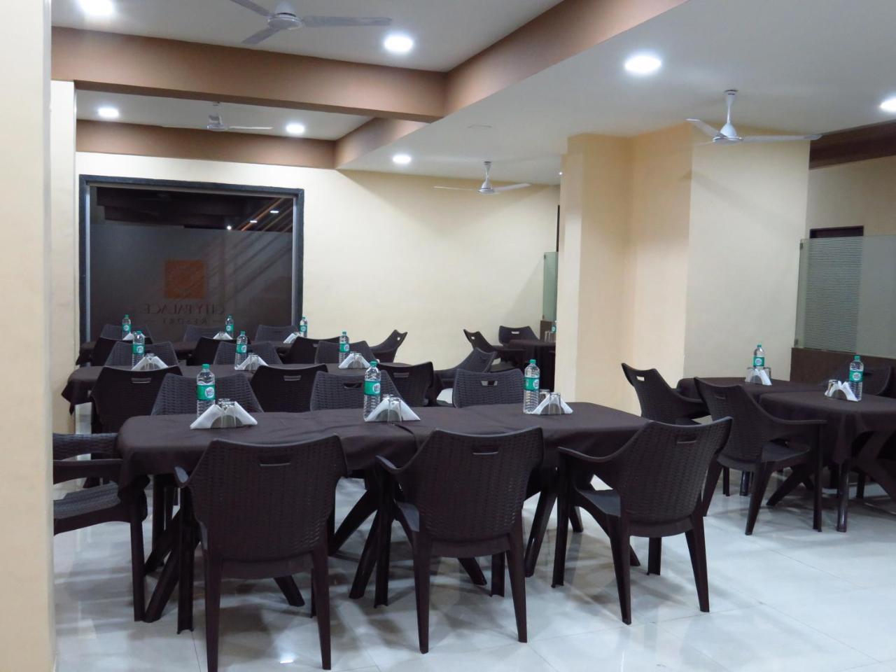 City Palace Resort Лонавла Екстер'єр фото