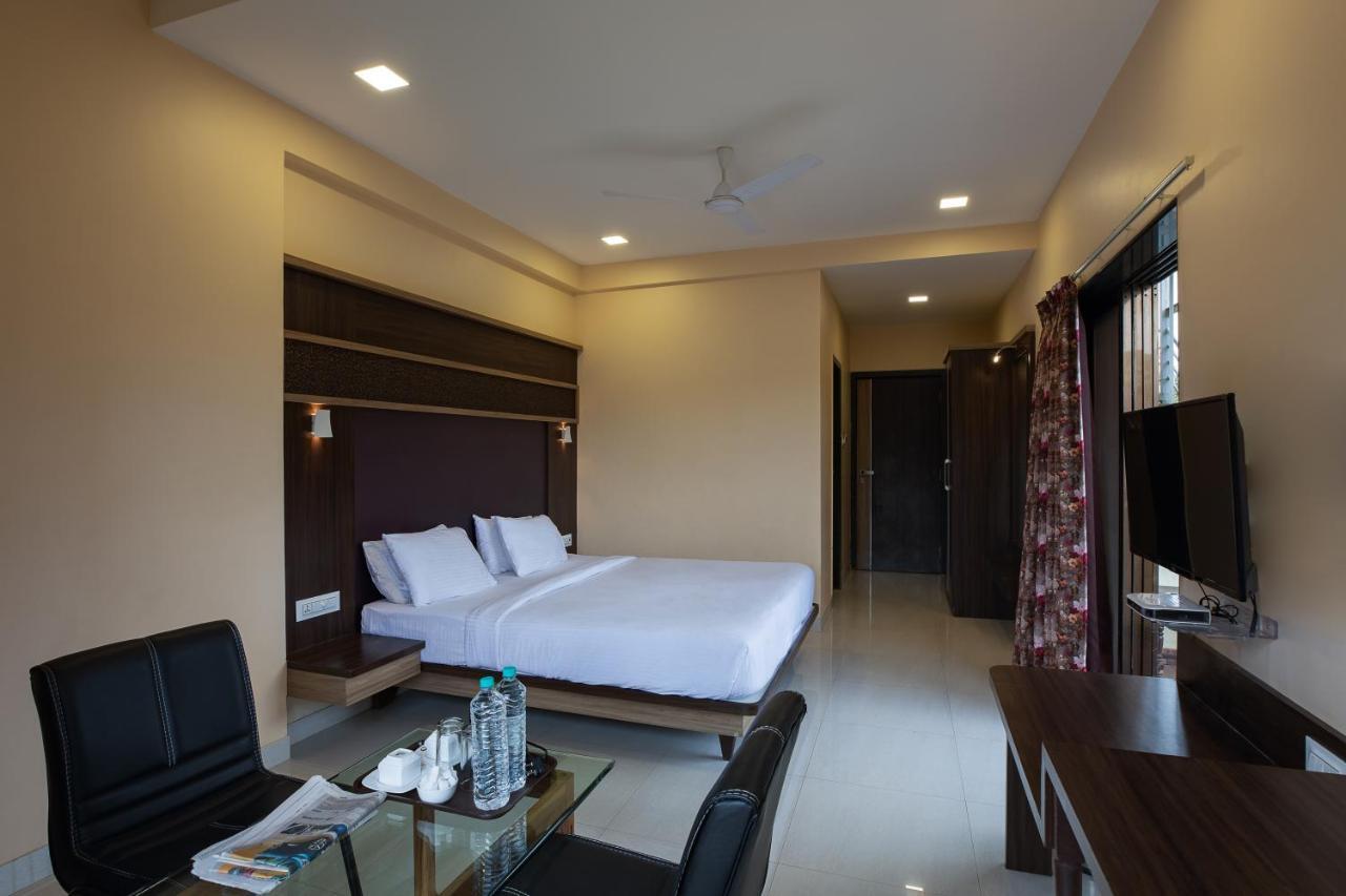 City Palace Resort Лонавла Екстер'єр фото